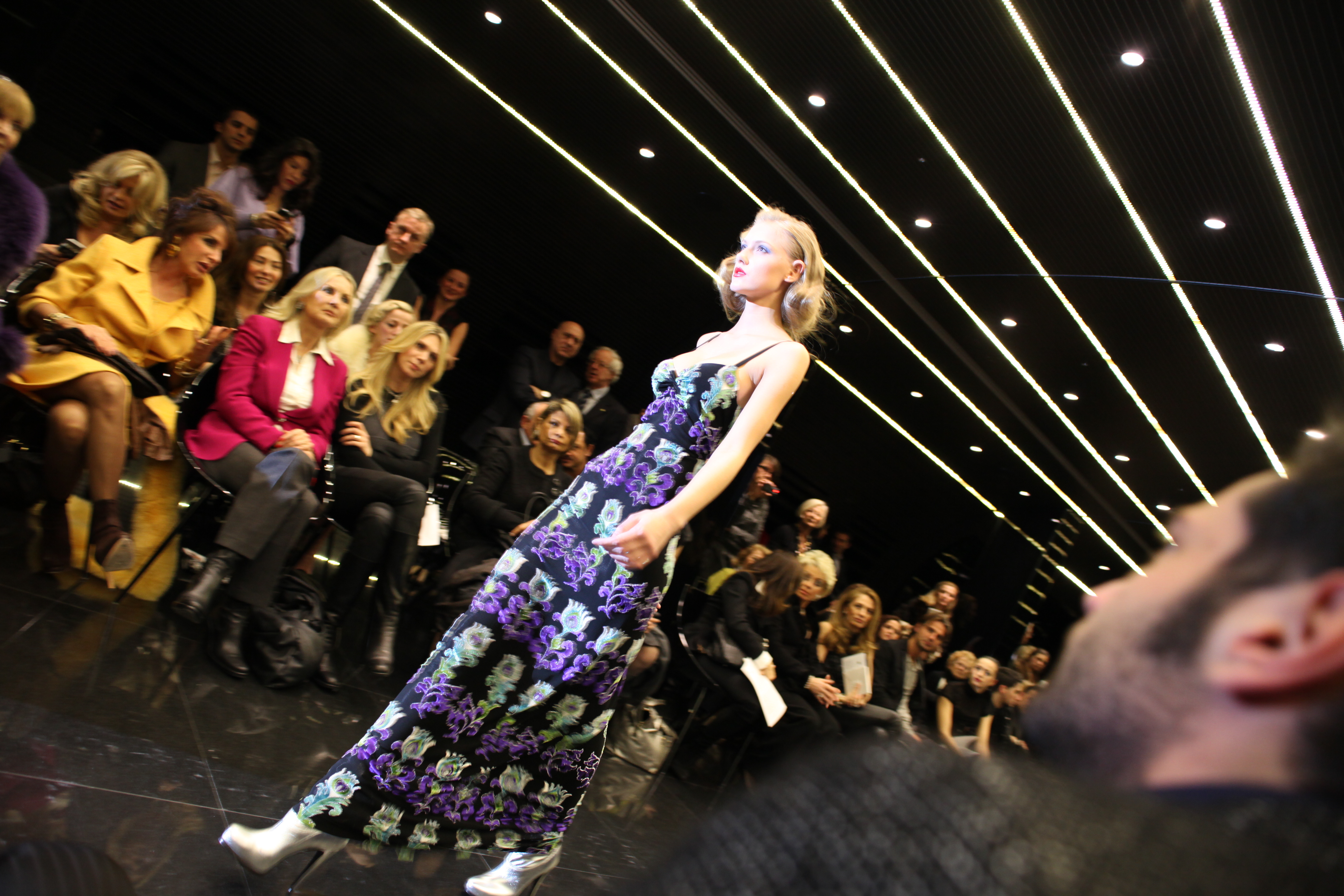 Escena de pasarela durante Milan Fashion Week