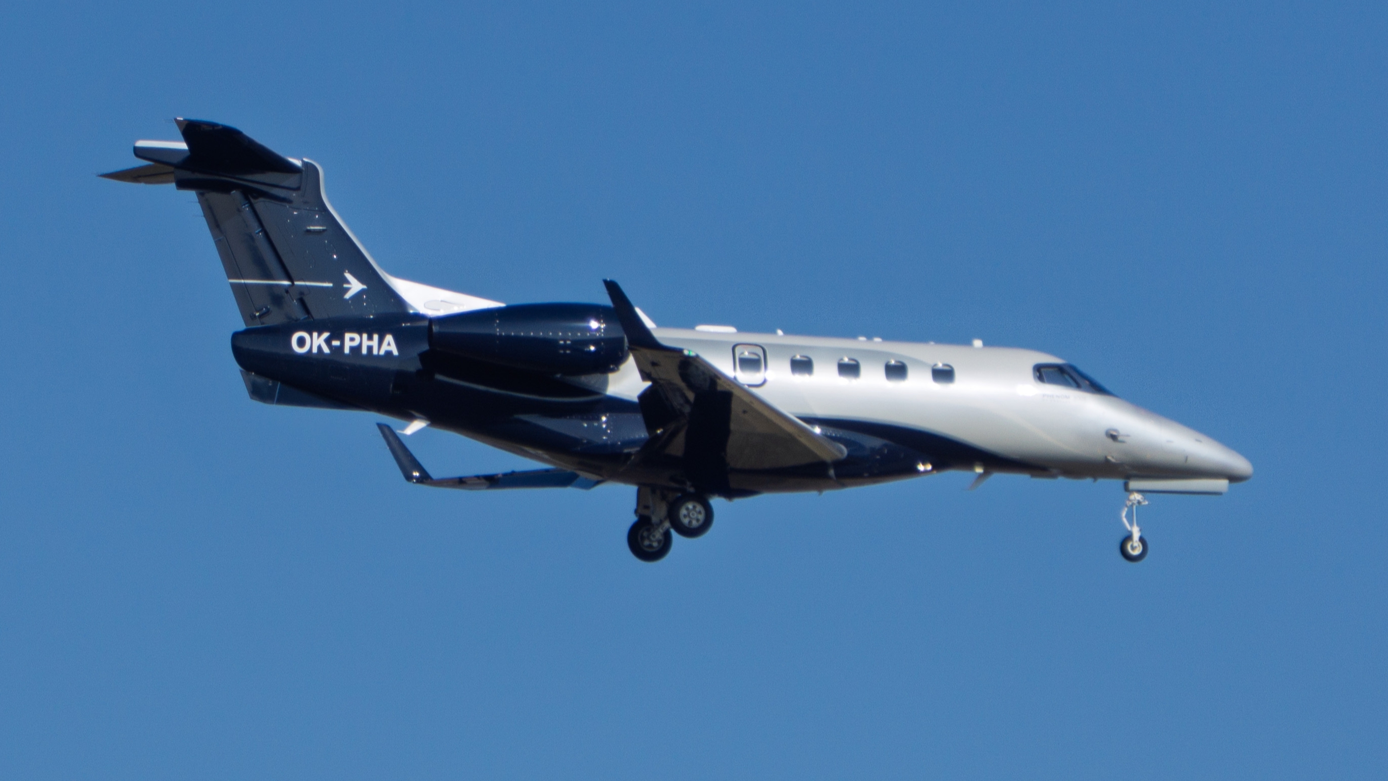 Frankfurt Flughafen Zeppelinheim OK-PHA AIRCRAFT Embraer Phenom 300E AIRLINE Atmospherica Aviation OPERATOR Atmospherica Aviation TYPE CODE E55P