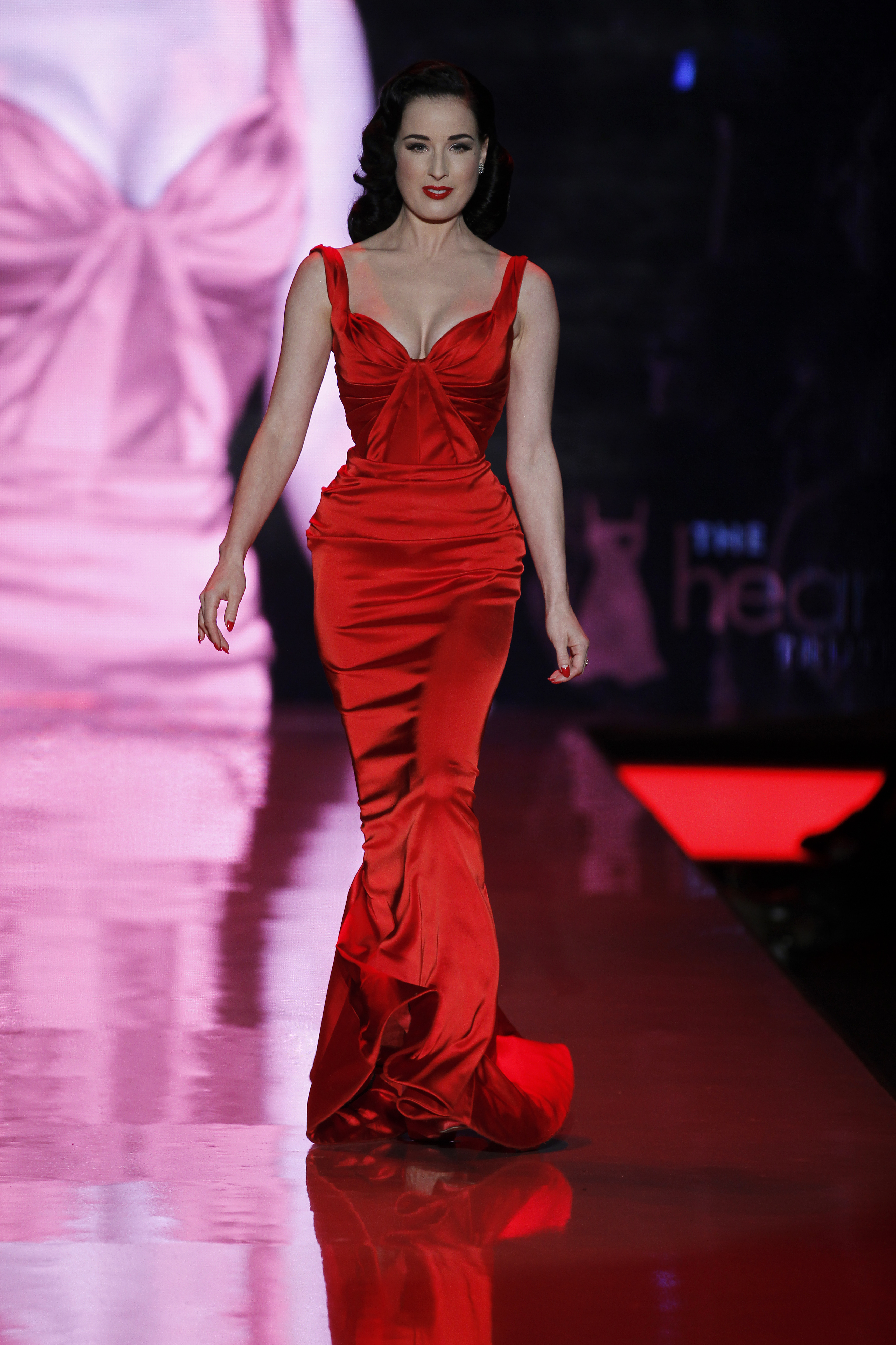 Dita Von Teese vestida por Zac Posen