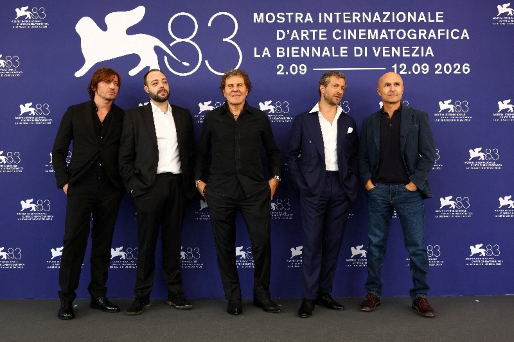 Renzo Rosso, Francesco Carrozzini y Lorenzo Mieli durante el photocall de Be Brave en Venecia