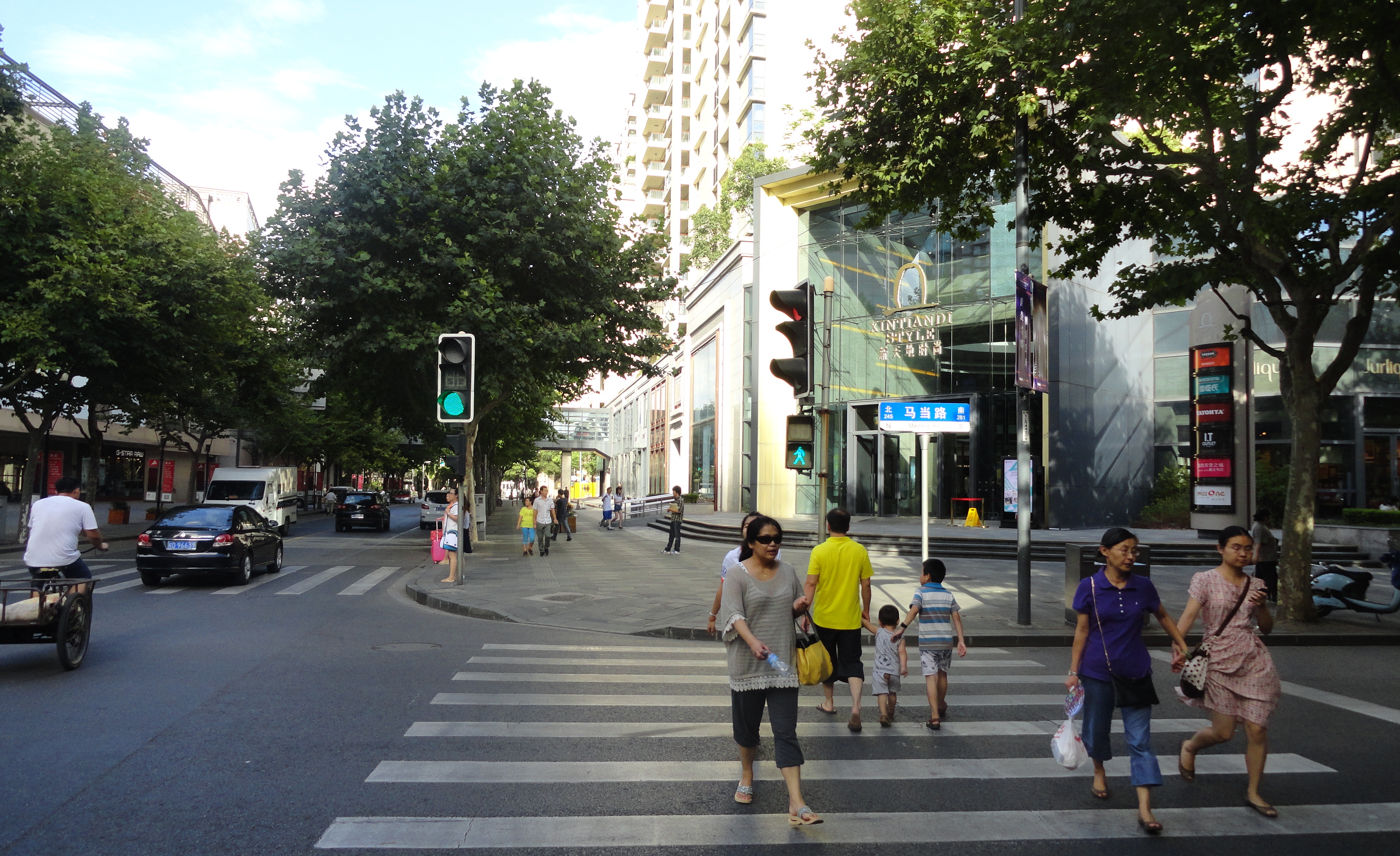 Calles de Xintiandi en Shanghái · archivo de agosto de 2013