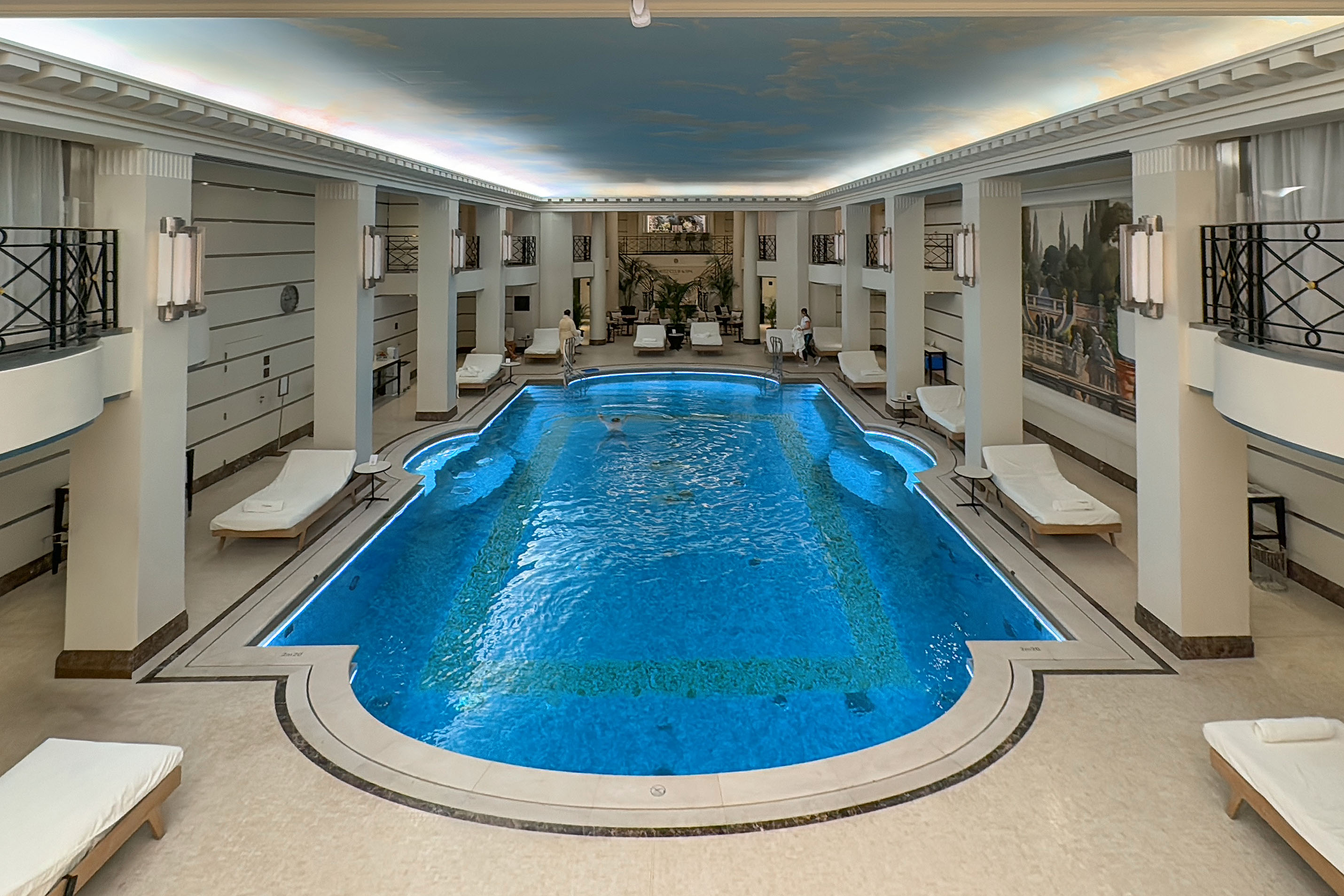 Piscina del Ritz Health Club dentro del Hotel Ritz Paris